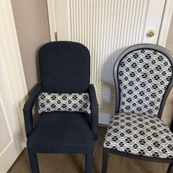 Dinning Room Chairs 8 Total 6 Printed And 2 Black Captain 