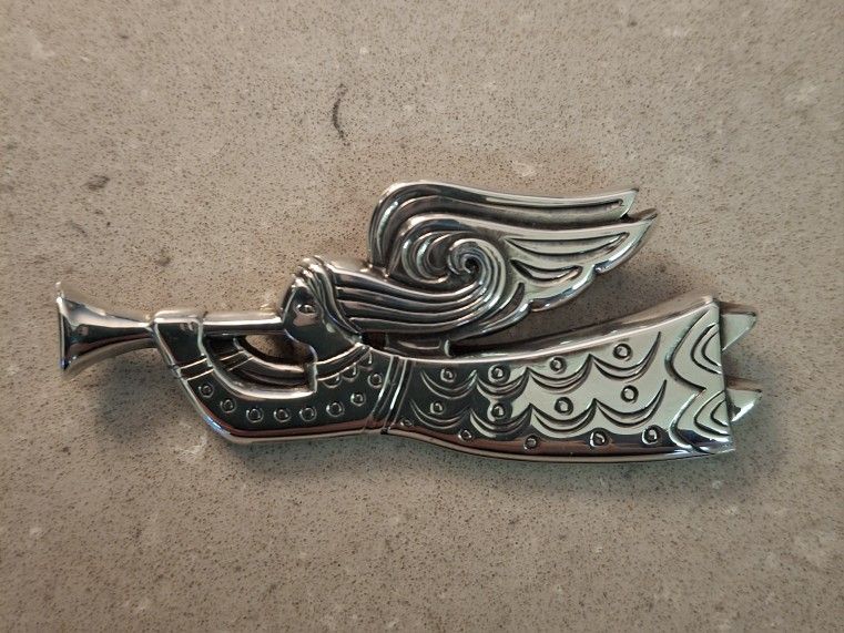 Vintag James Avery Sterling Silver Christmas Angel with Horn Brooch.