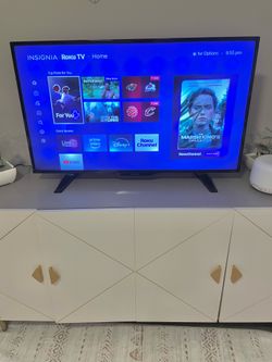 Insignia 40–43” LED TV w/ Stand – Works Perfect – Great Condition
