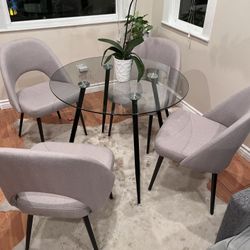 Living spaces  Dining room Set - Table And Chairs 