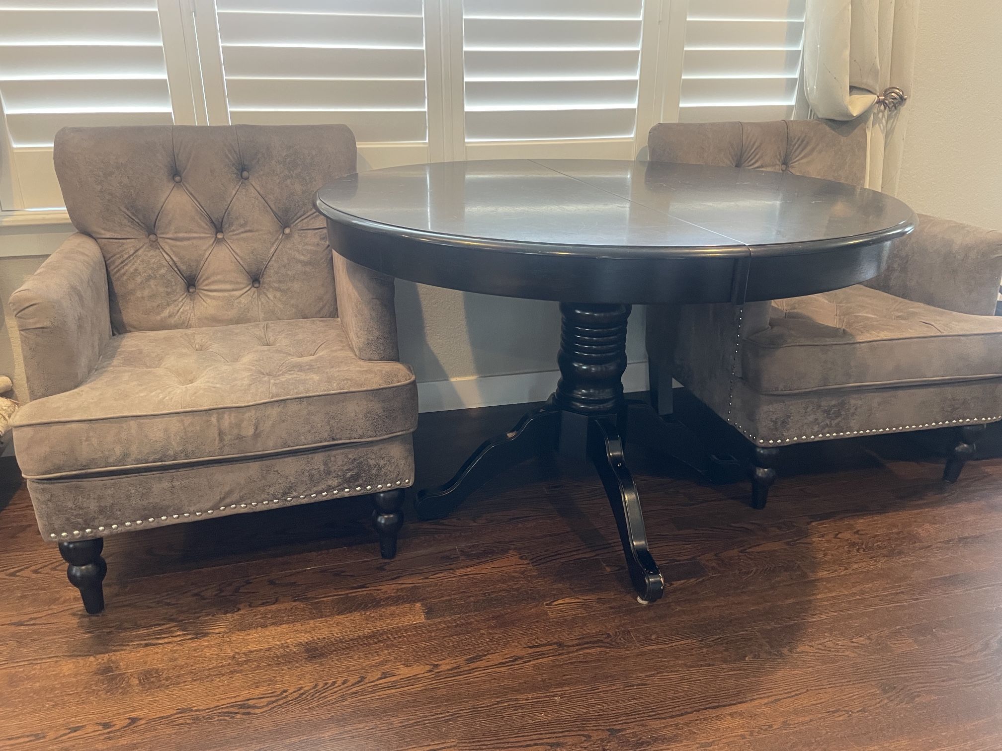 4’ Dinning Table With Leaf Extender