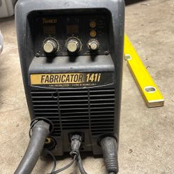 Fabricator 1411 welder
