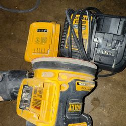 Dewalt  Palm Sander