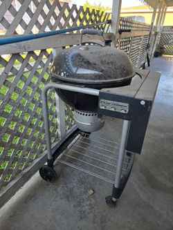 Weber Performer charcoal grill,  22-inch diameter. Firm Price.