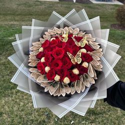 Rose Bouquet With Money