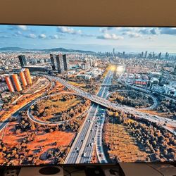 Toshiba TV 86in Great Condition 