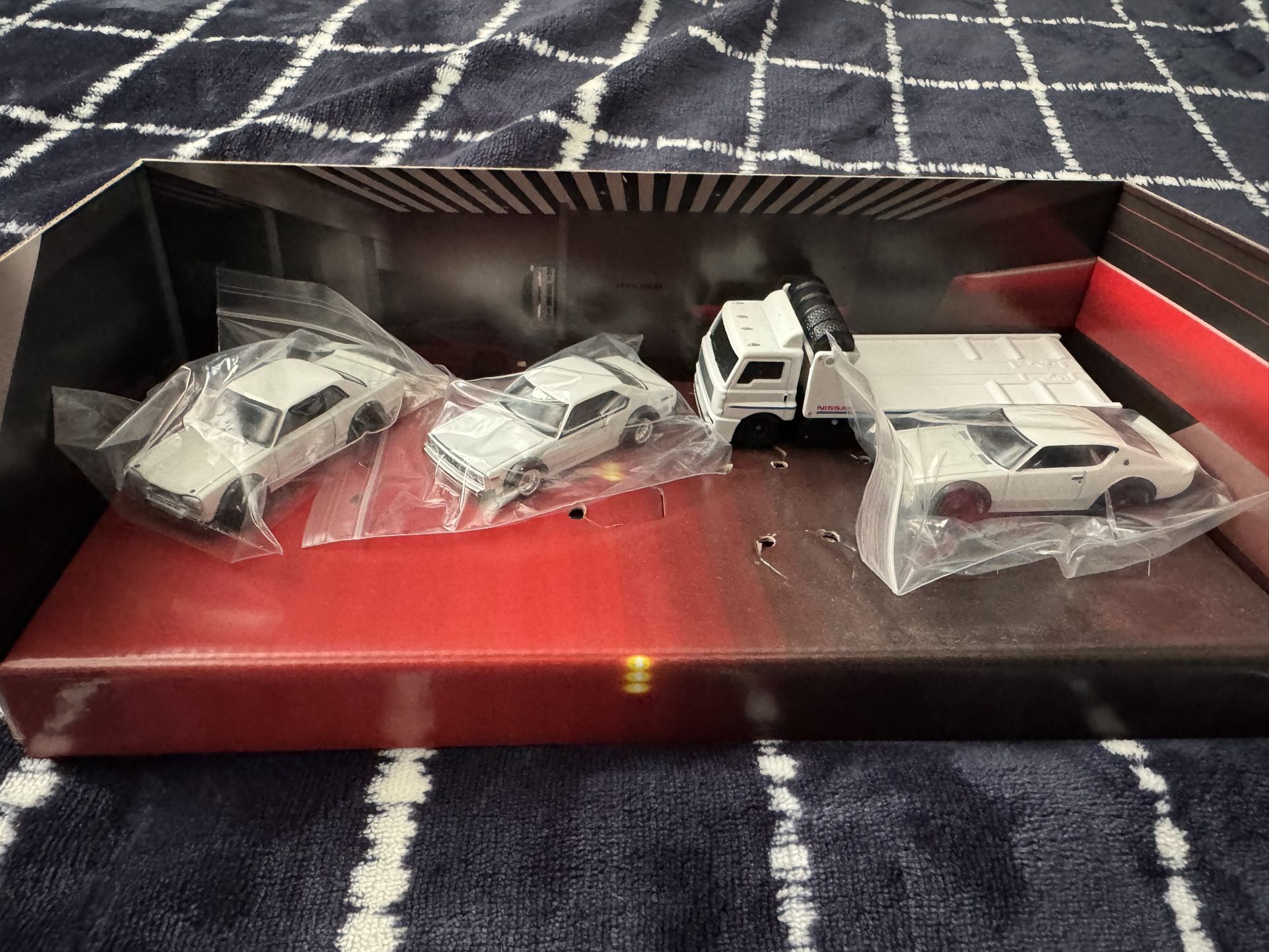 OPENED Hot Wheels Nissan Skyline Diorama 