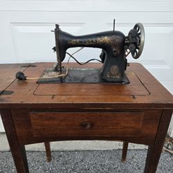 Antique Singer Sewing Machine w/ Wood Cabinet - Vintage