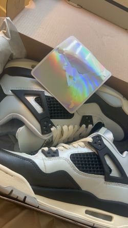 JORDAN 4 METALLIC GOLD
