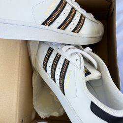 Adidas superstar Sneaker Women Size 6