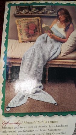 NWT Cozy Victorian Trading Co BlueGrey Knit Mermaid Siren Tail Blanket