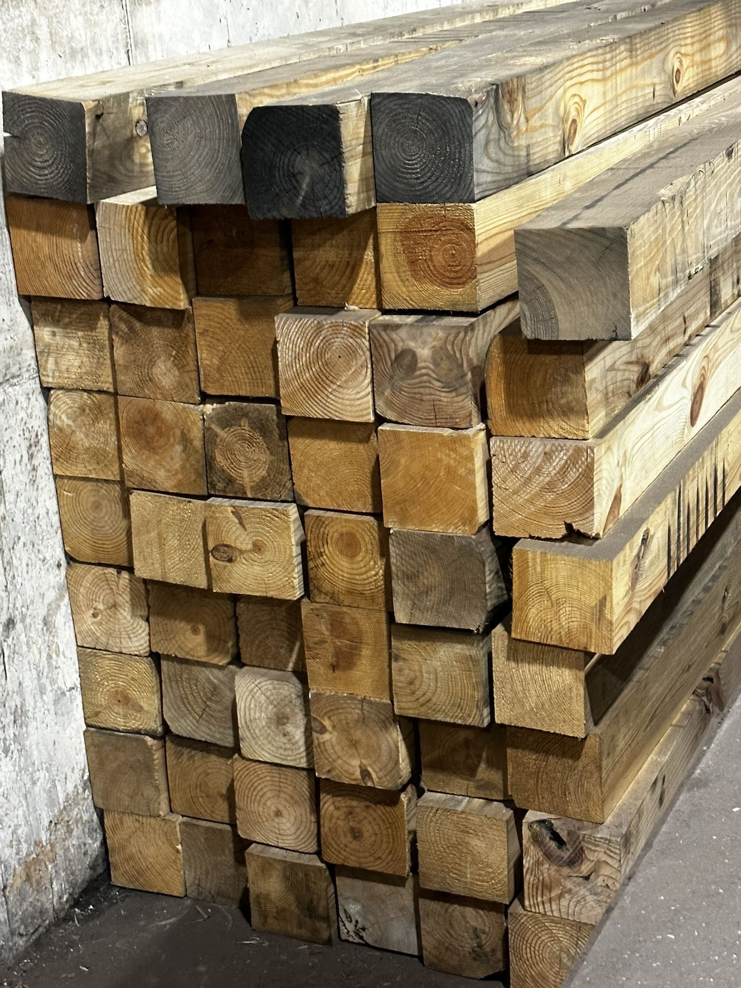 Lowes 6X6X8 - g6feyc7