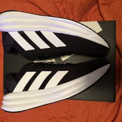 Brand New Adidas Galaxy 11W/12M