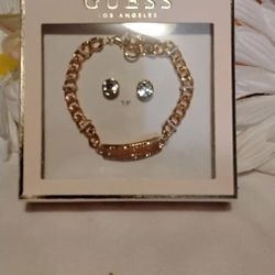 Beautiful Goldtone Guess Bracelet With Stud Earrings $18