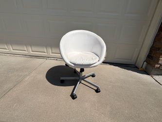 Adjustable white chair