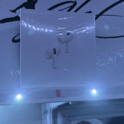 Apple AirPods Pro (2nd Generation) with Active Noise Cancellation – Excellent Condition