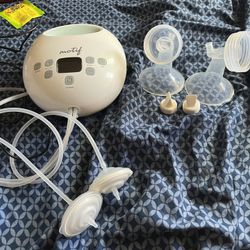 Lightly Used Breast Pump