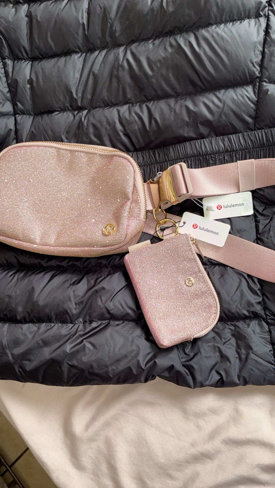 Lululemon Free, Free, Free, Free… Gratis. . Gratis Pursache $190 Or More ..