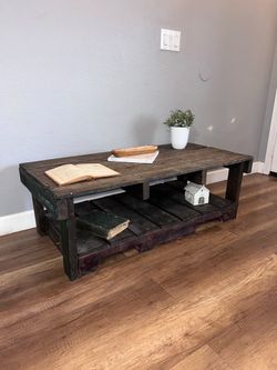 Rustic Pallet Coffee Table ✨Matching TV Stand Available In Listing On Profile✨