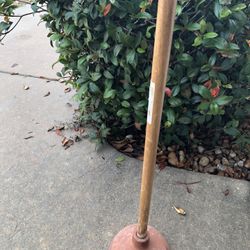 Toilet bowl plunger