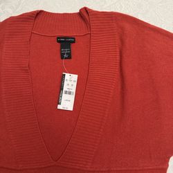 Women’s VNeck sweater