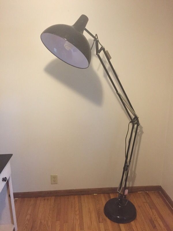 Muno Giant Series Floor Lamp For In Warrenville Il Offerup 125sold