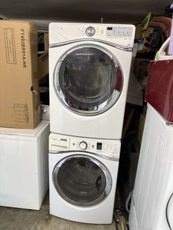 Whirlpool Duet Stackable Washer And Gas Dryer 