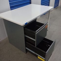 48 W  X 29 1/2 D Solid Desk In Good Conditions 