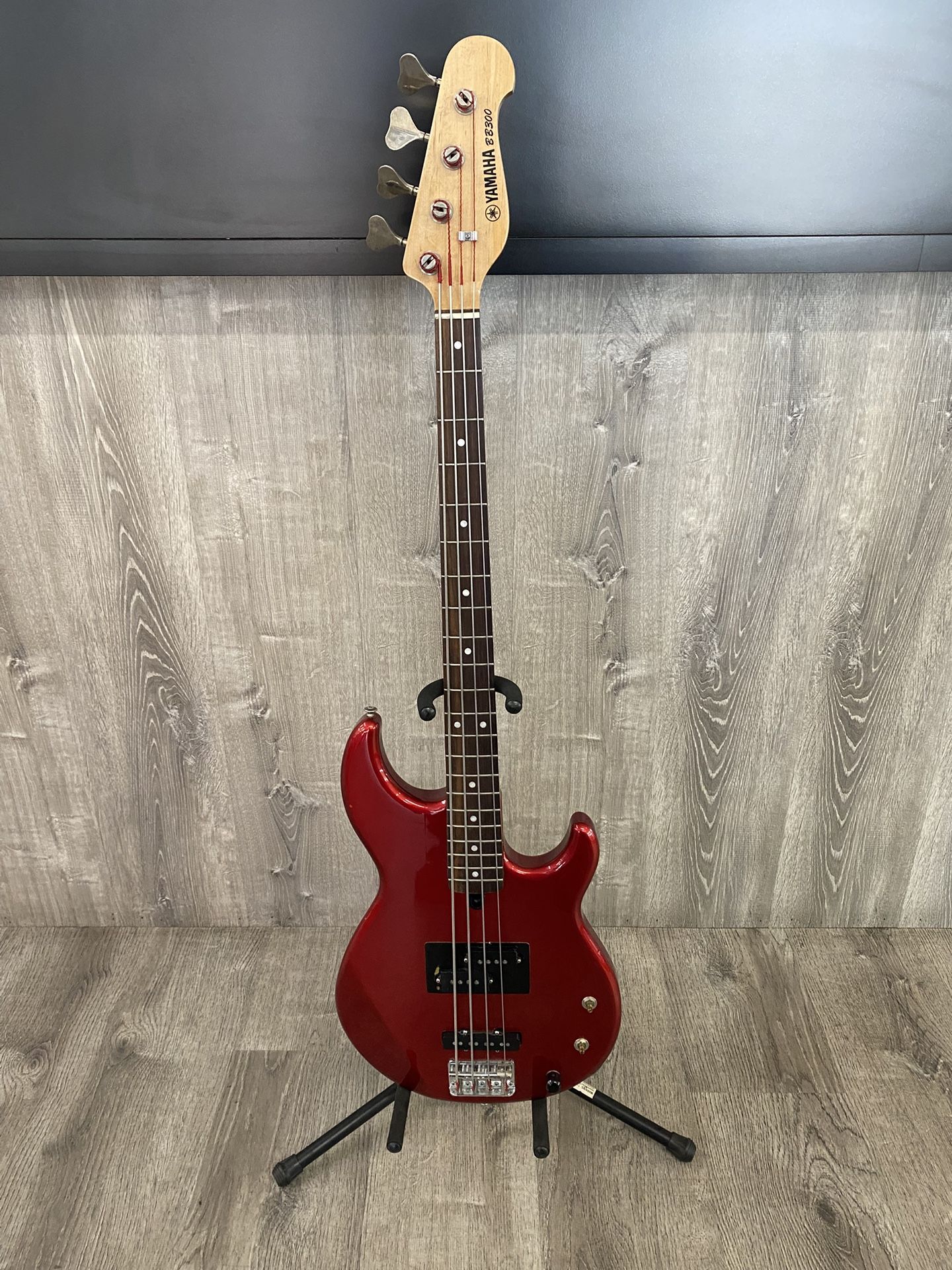 Yamaha BB300 Electric Bass