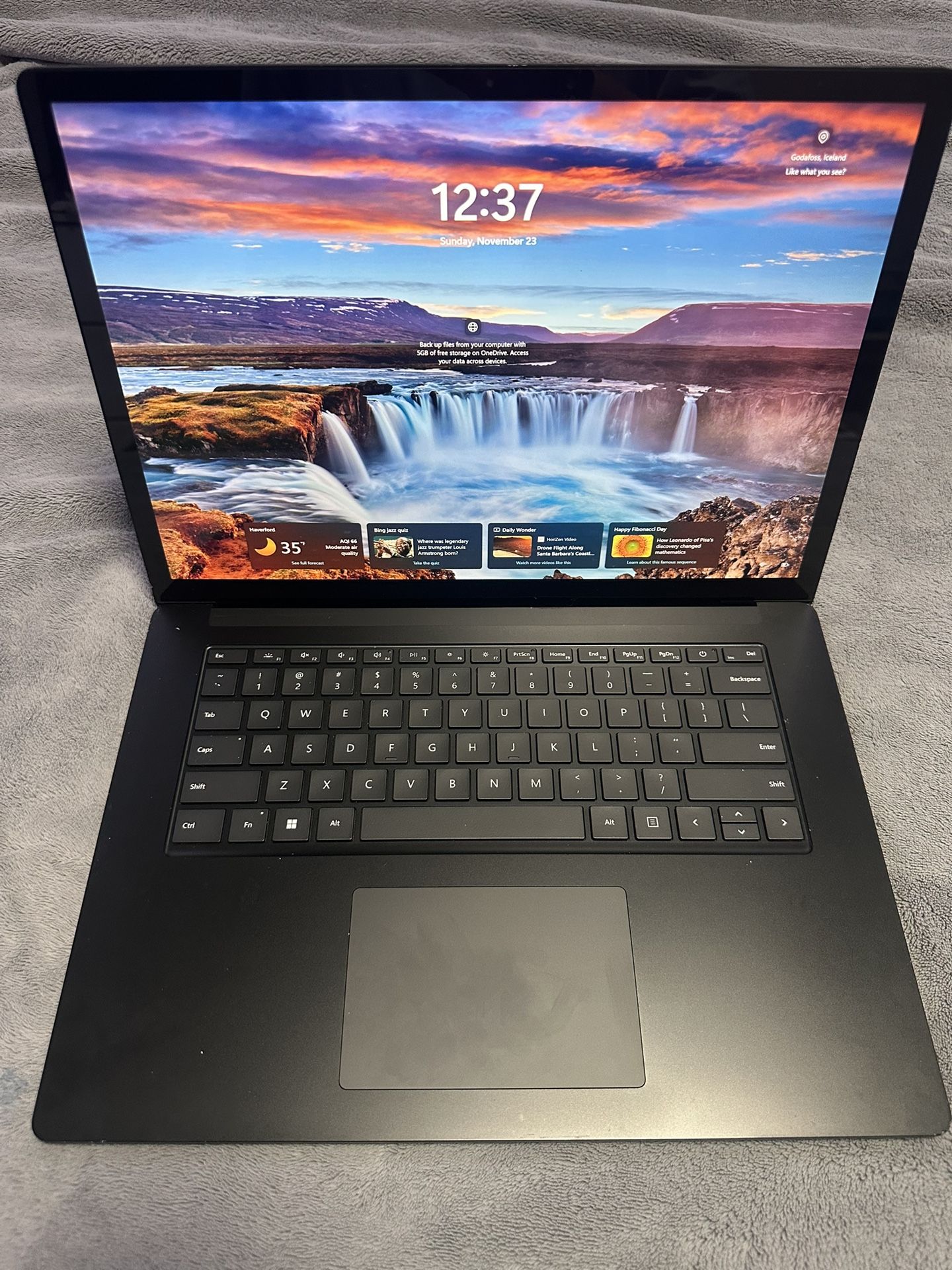 Microsoft Surface Laptop 4 / Core i7 / 16GB RAM / Windows 11 Pro / 15” Touchscreen / 512 GB SSD HHD