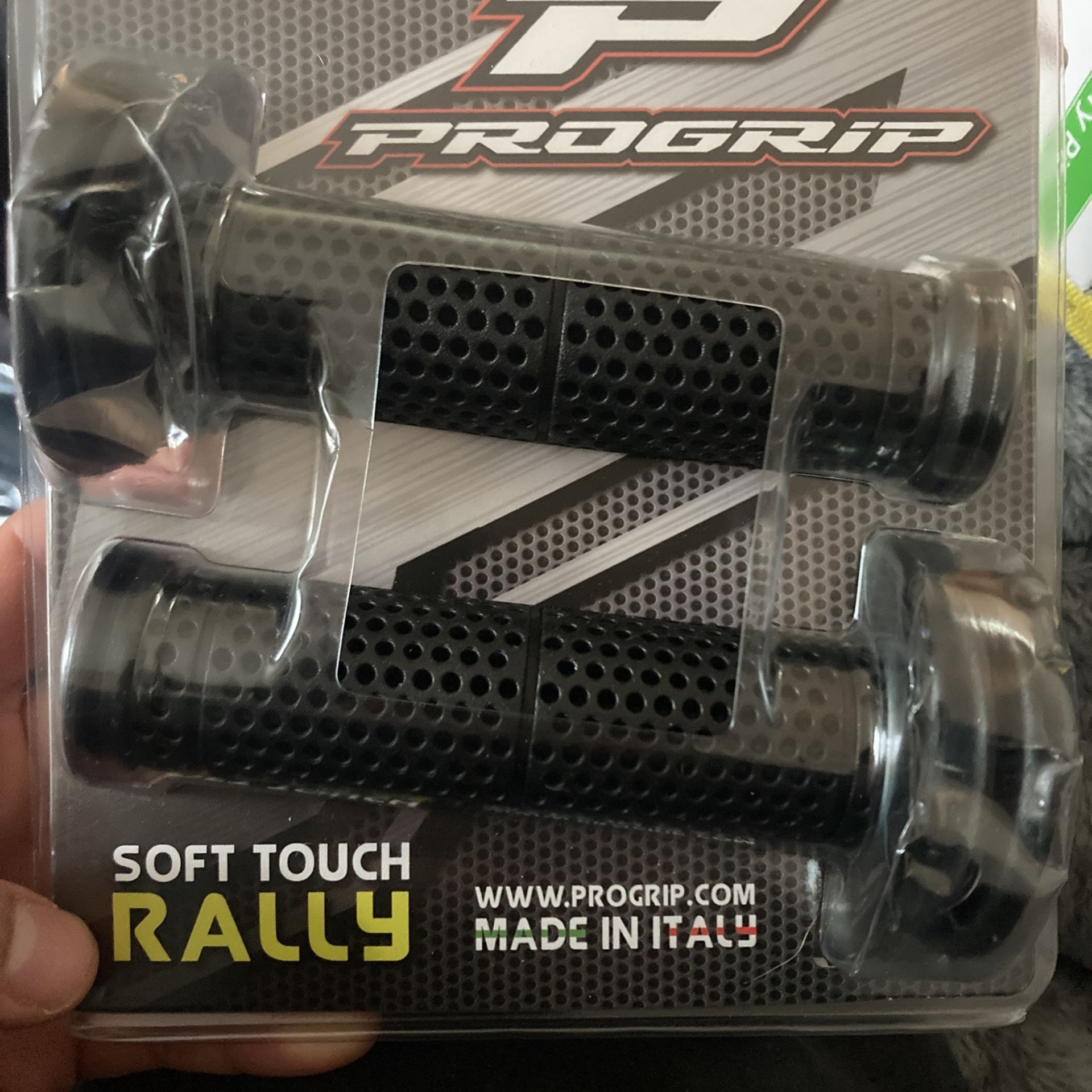 Progrip Soft Touch Rally 714BK Black 125mm Dual Sport Gel Grip for Sale in Seattle, WA OfferUp