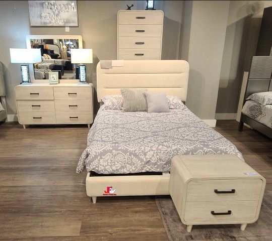 Brand New! 7pc Queen Bedroom Set 😍/ Take it home with only $39Down/ Hablamos Español Y Ofrecemos Financiamiento 🙋🏻♂️