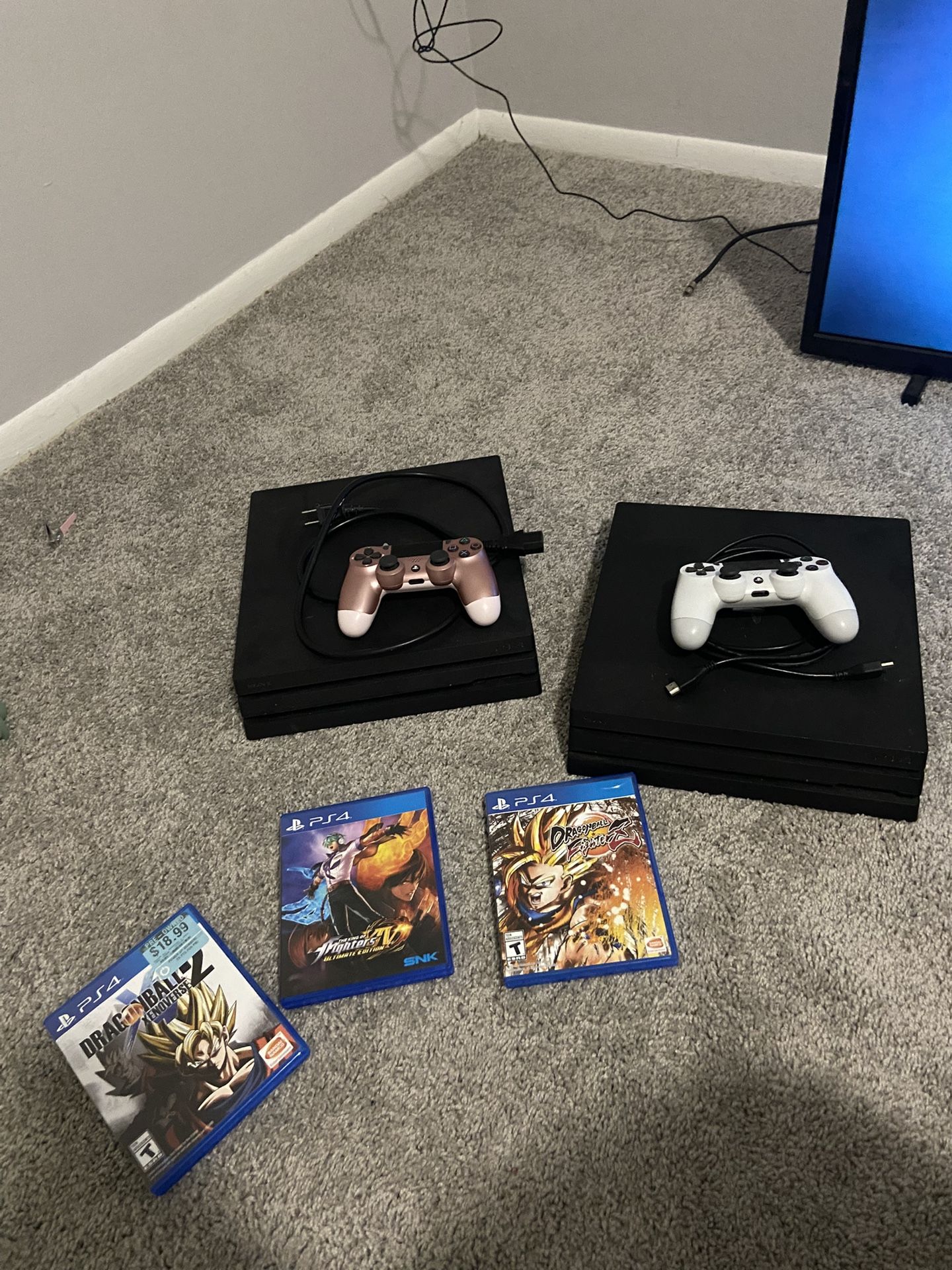 2 PlayStation 4s