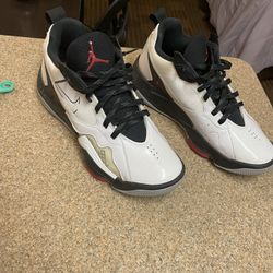Size 10.5 Jordan Nike