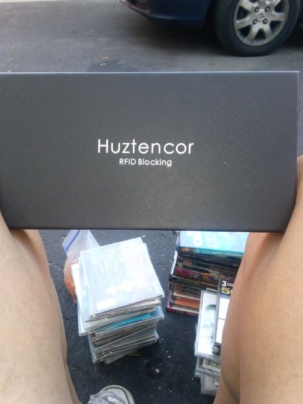 Ladies Wallets With A Protector From Fraud 