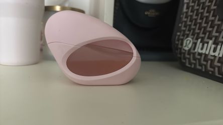 Ariana grande perfume half full