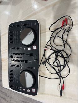 Pioneer DDJ‑ERGO‑V — All‑In‑One Ergonomic DJ Controller (Great Condition)
