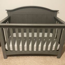 Soho Baby Chandler Crib With Newton Mattreds