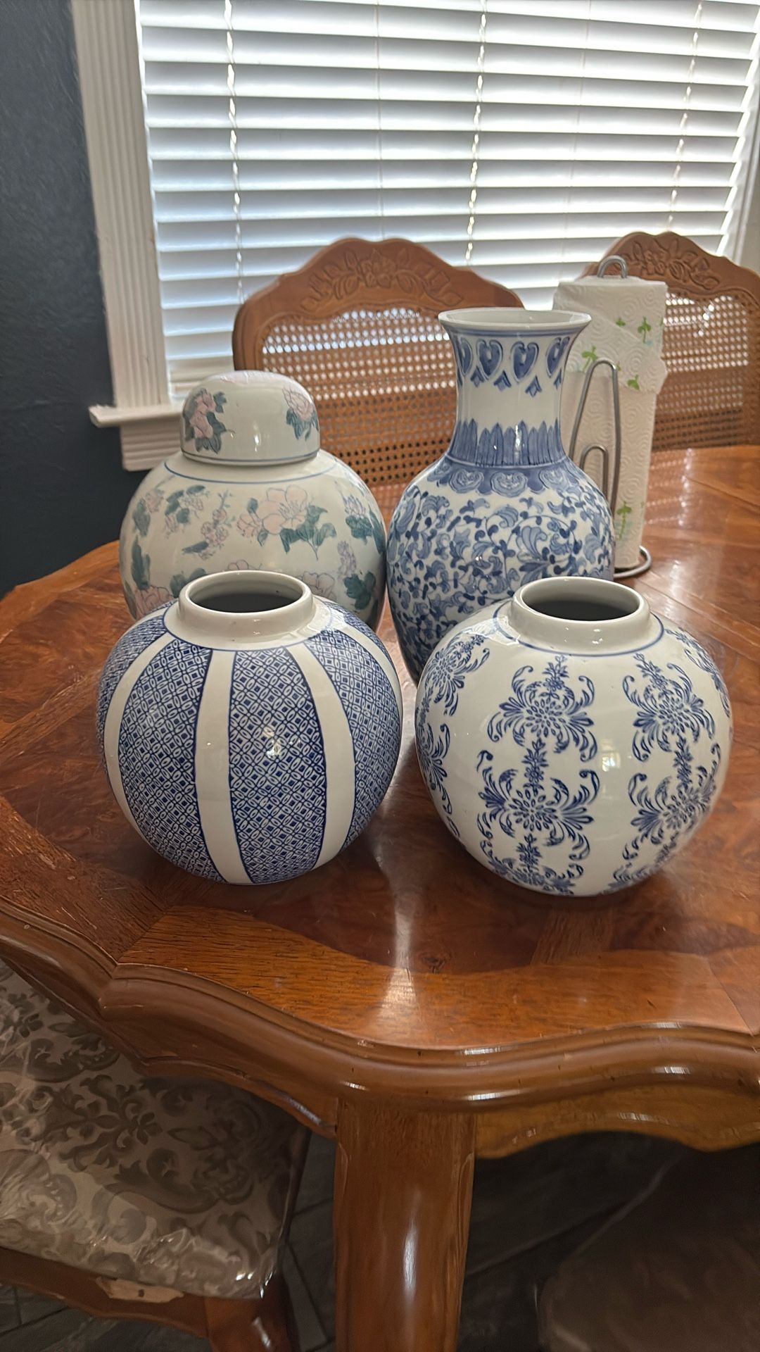 4 Vases 