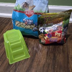 Hamster Food And Hideout 