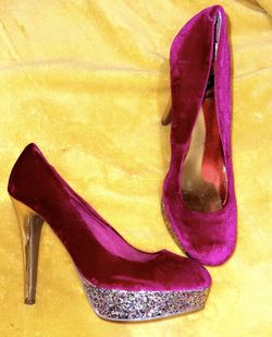 Bright Fuchsia Glitter Guess Heels 