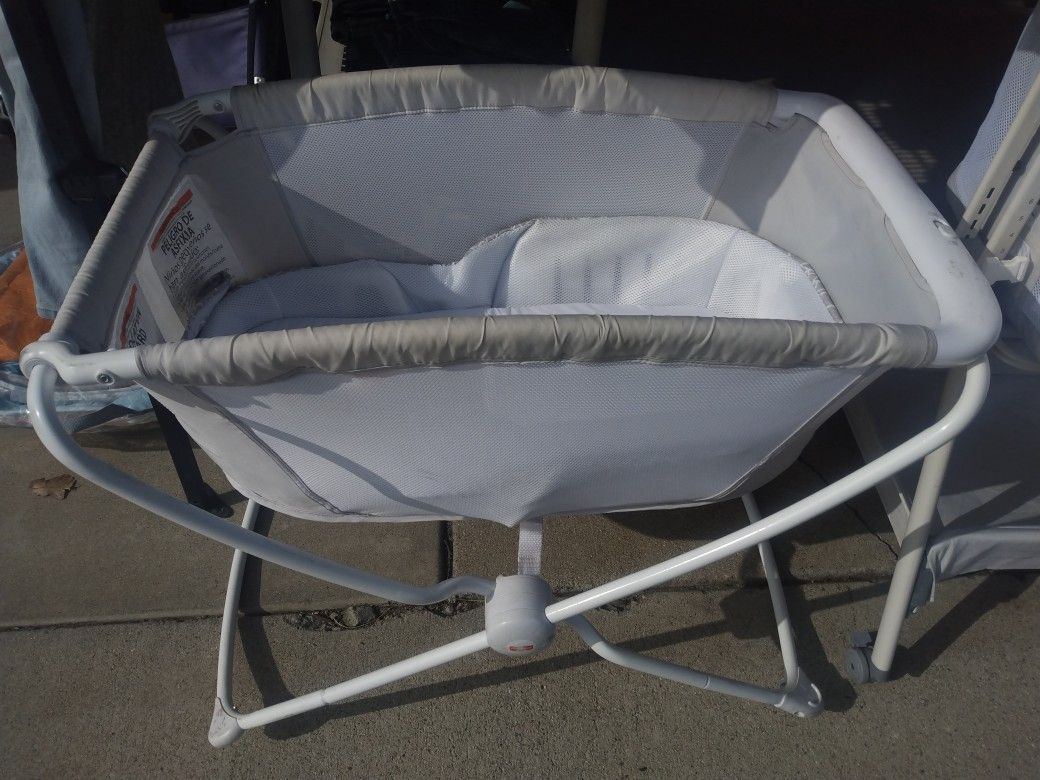 Fisher-Price Soothing View Vibe Bassinet Portable Baby Crib for Infants