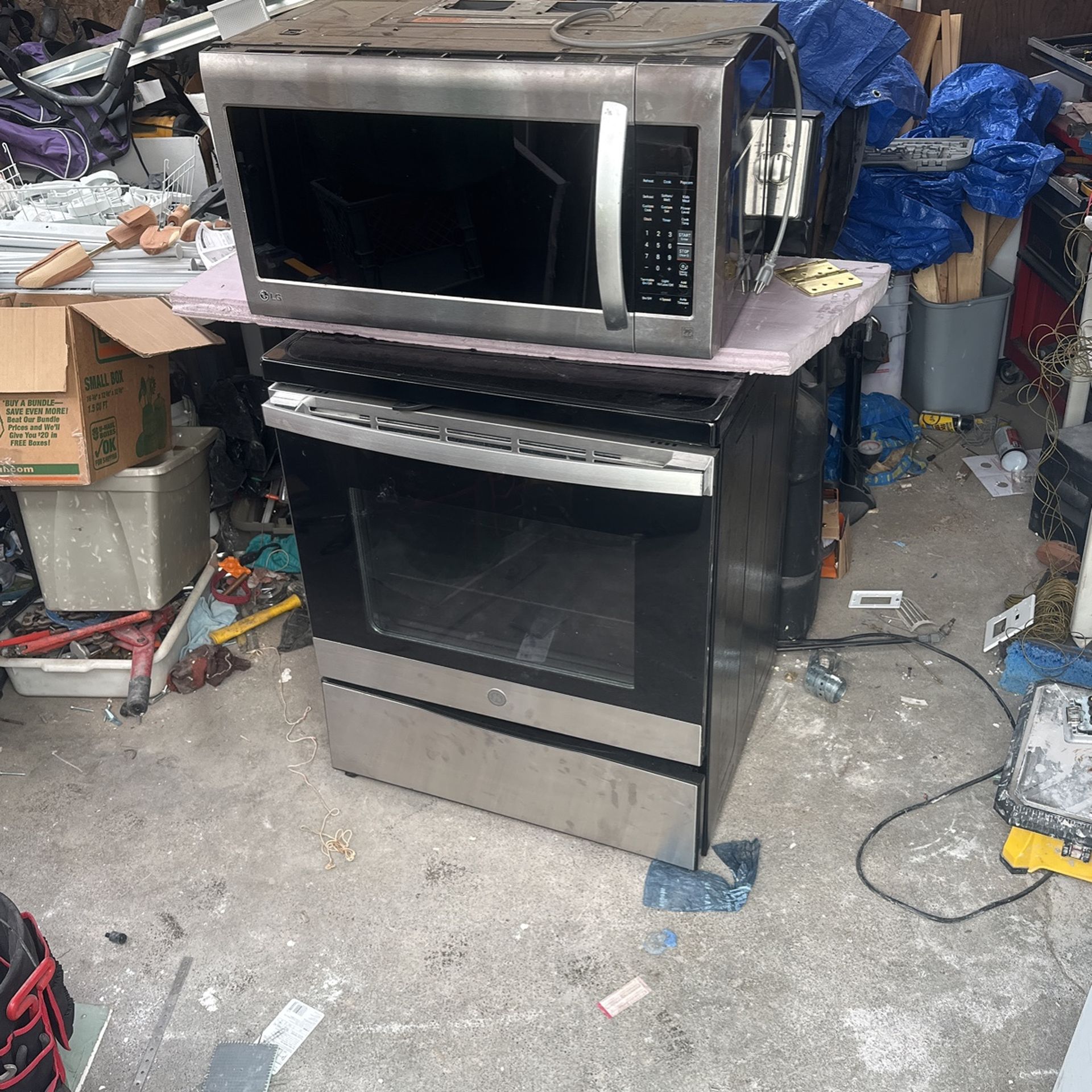 Electric Stove/ Microwave