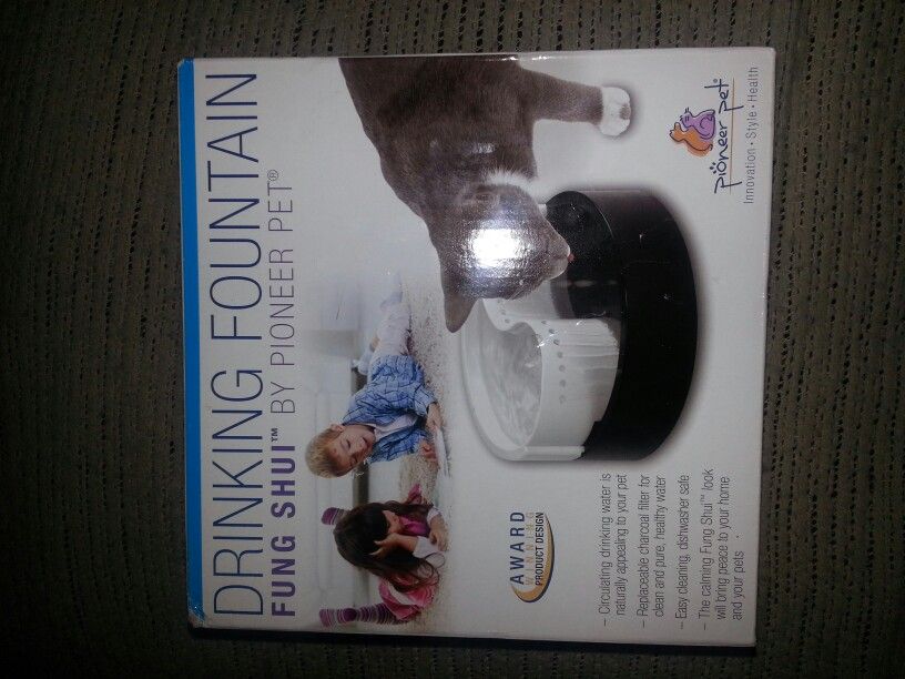 New in package DRINKING FOUNTAIN. .BY PIONEER PET
