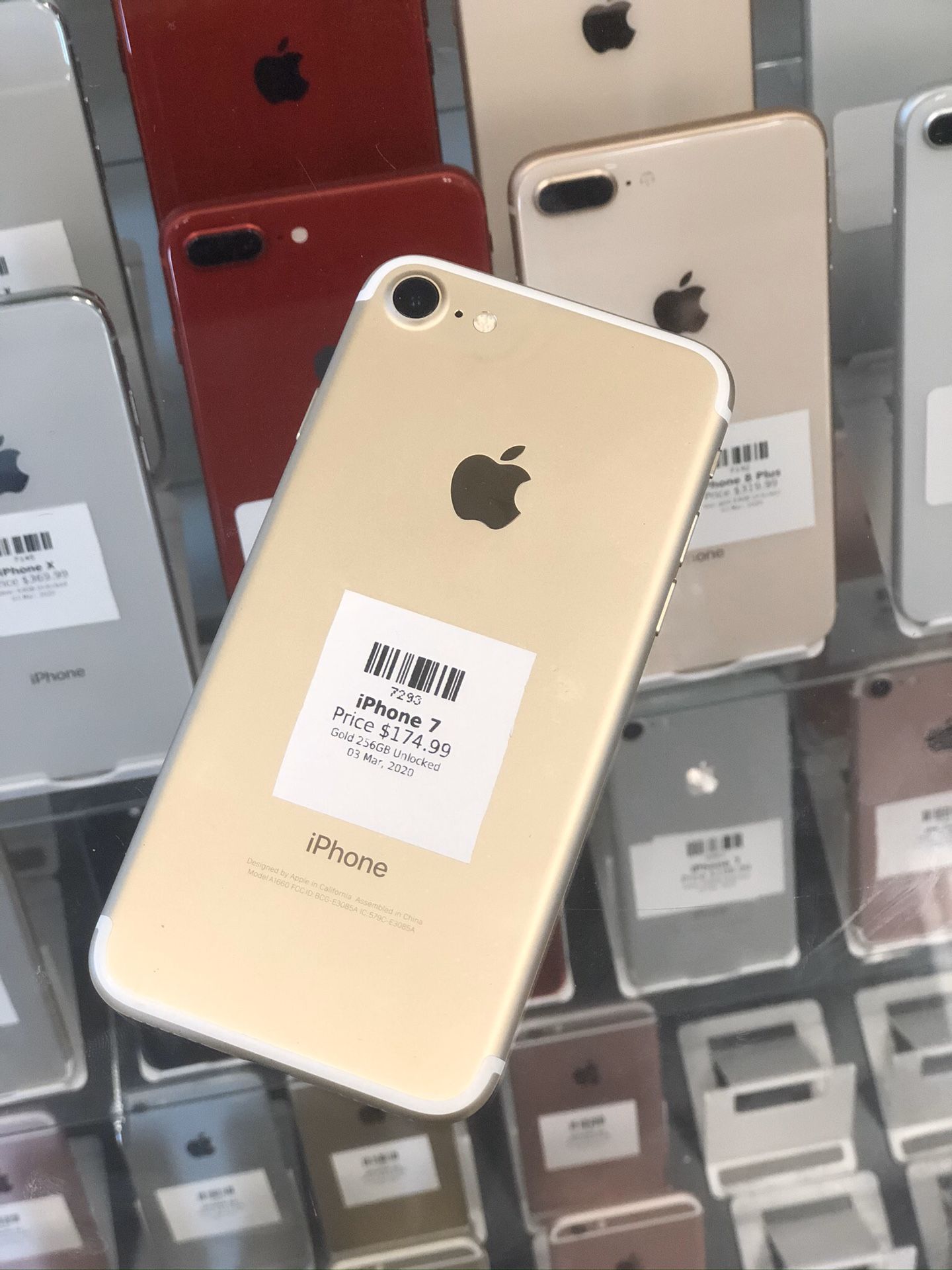Gold IPhone 7 256GB (CARRIER UNLOCKED)
