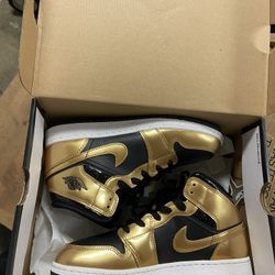 LOW PRICE MOVING- RARE NIK JORDAN 1 