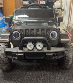 12V-style kids’ electric ride-on Jeep,