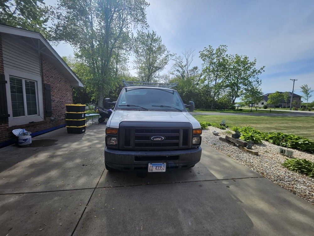 2010 Ford E-350