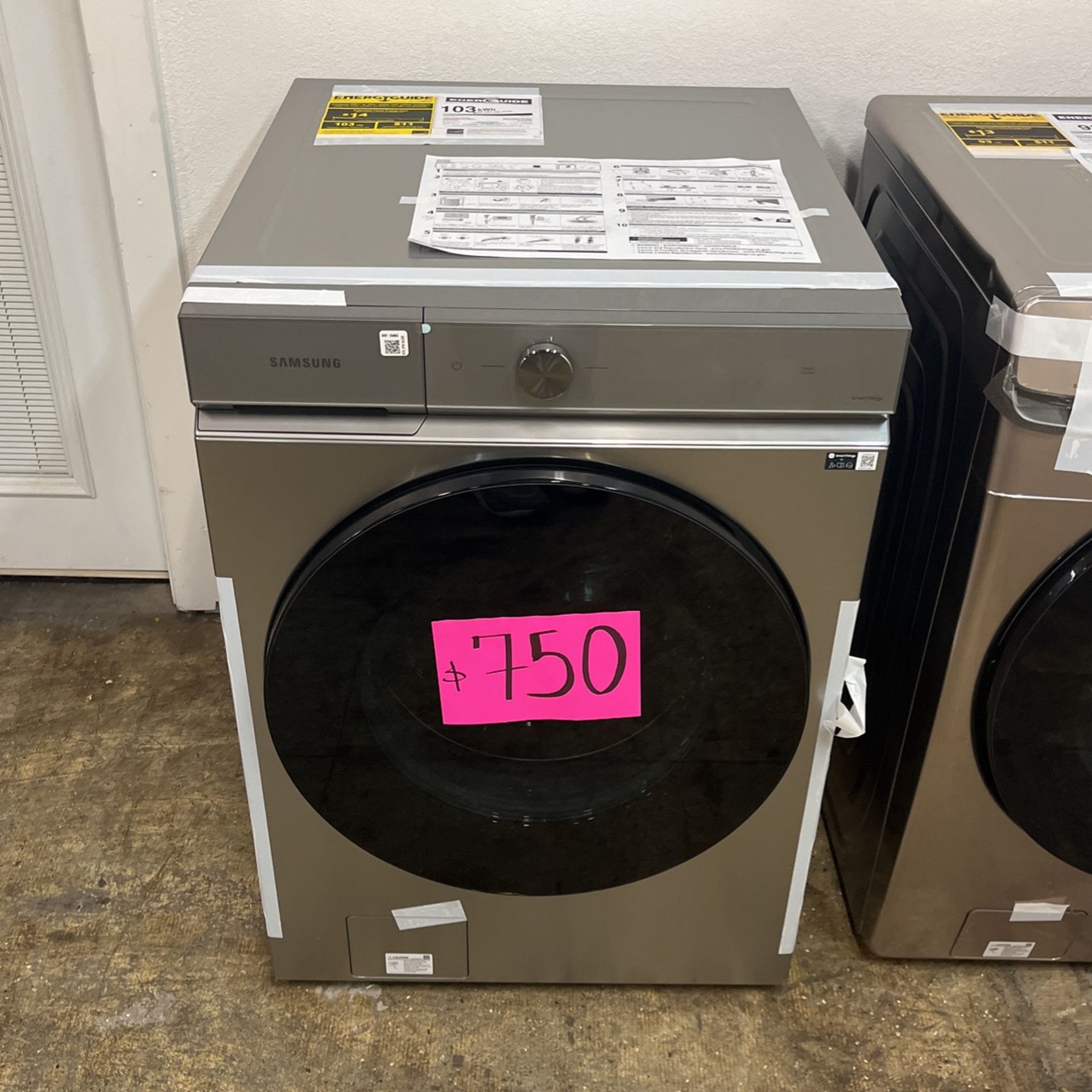 Samsung Front Load Washer 5.3 CUBIC FEET