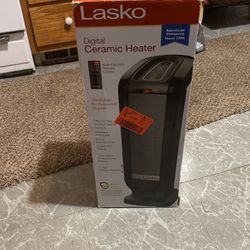Lasko Digital Ceramic Heater 